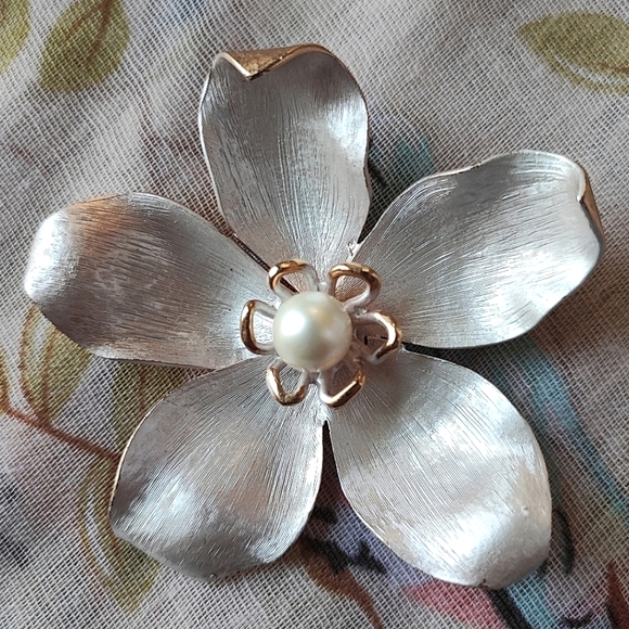 Unsigned Boucher? Gradiant Ombre Gold Tone Matte Enamel Angel Fish Brooch EUC - Picture 6 of 6